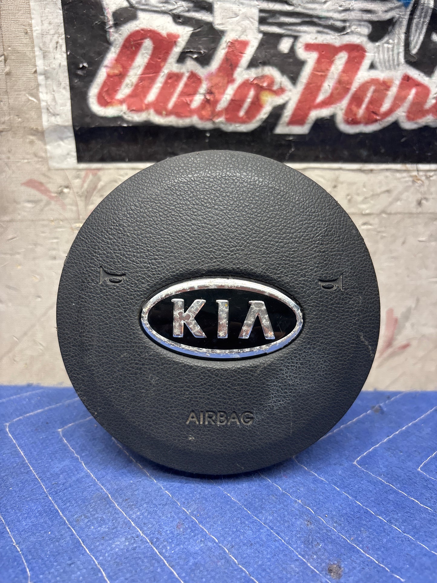 2010-2013 KIA FORTE STEERING WHEEL AIRBAG (1m56900020)