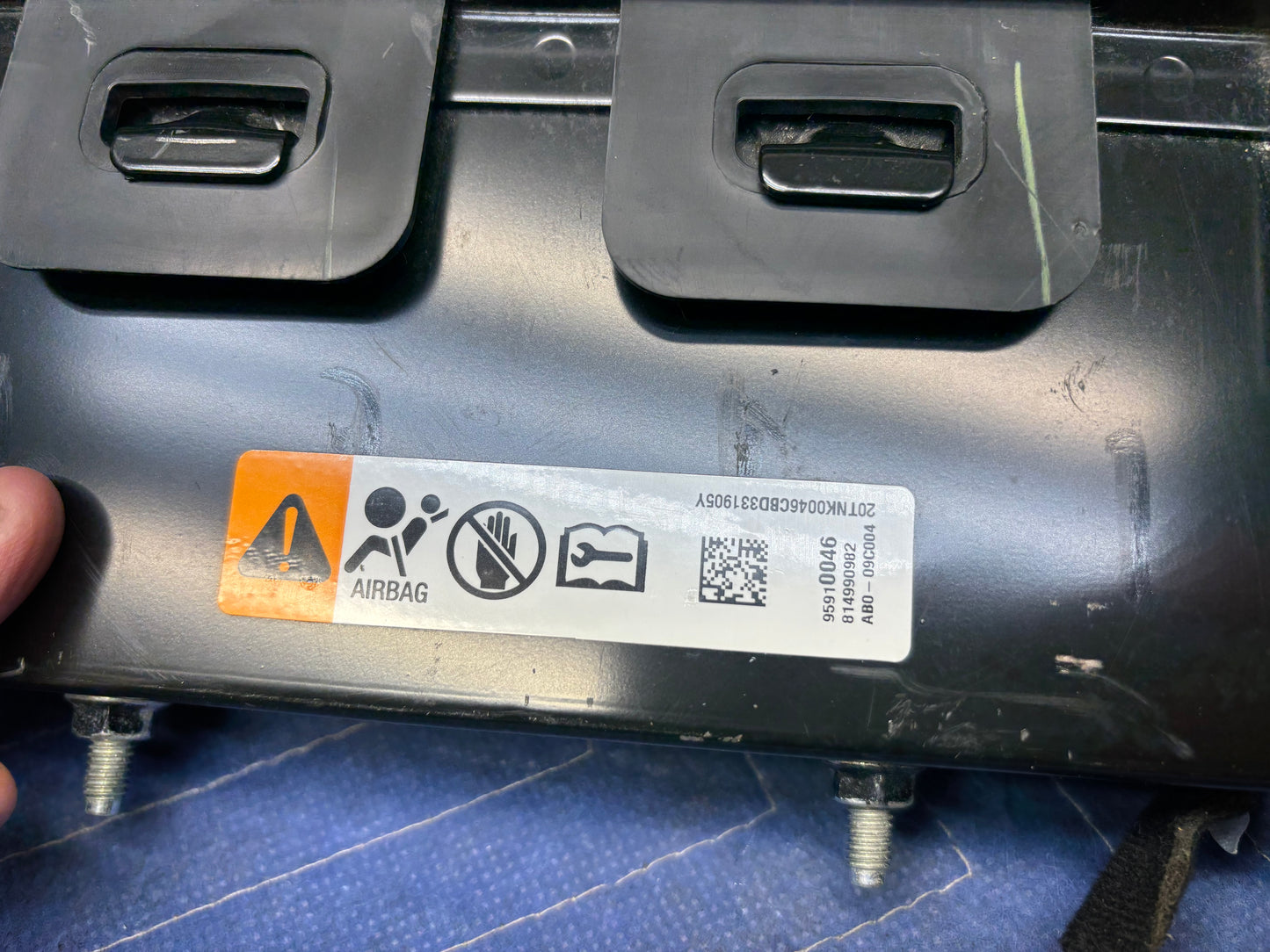 2013-2016 CHEVROLET CRUZE DRIVER KNEE AIRBAG (95910046)