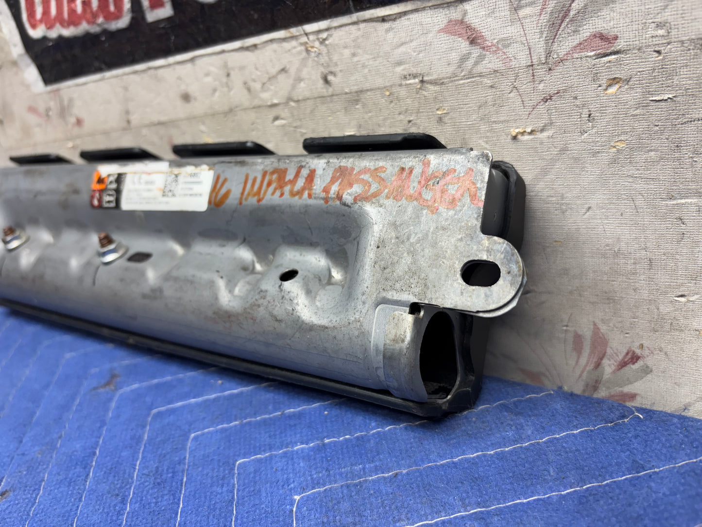 2014-2016 Chevrolet Impala passenger knee airbag (23196892)