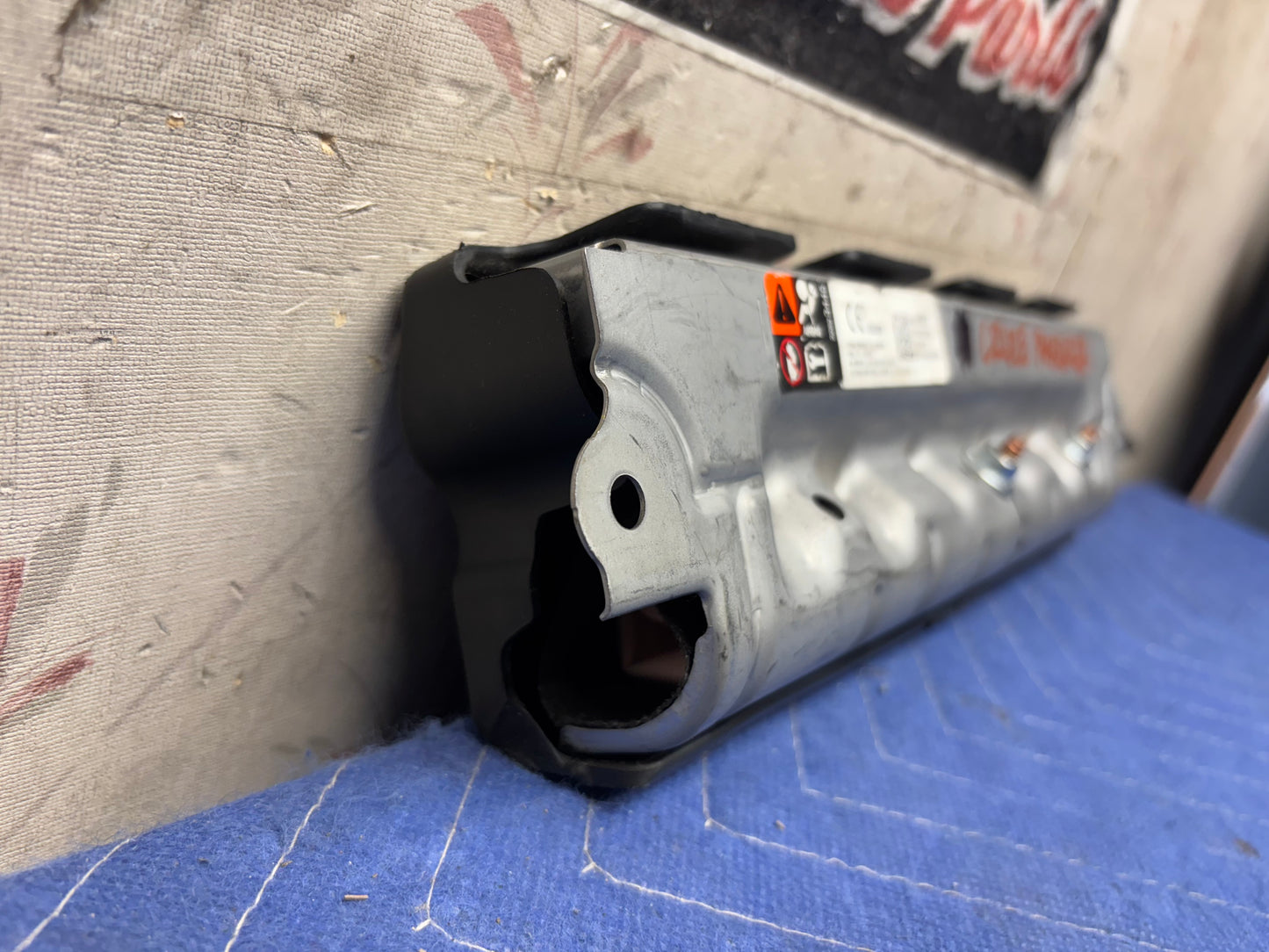 2016-2017 Chevrolet Cruze passenger knee airbag (39066823)