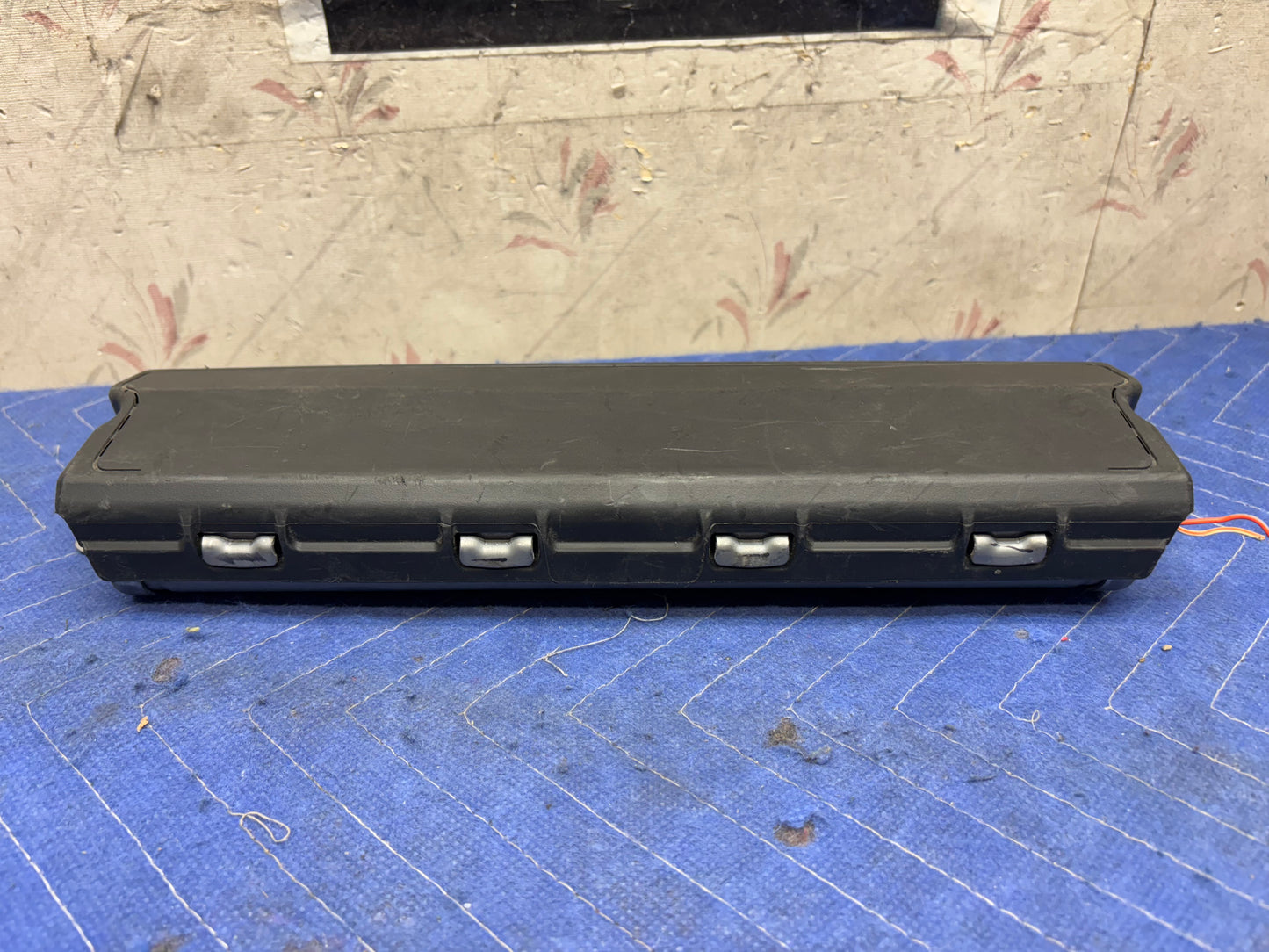 2014-2016 Chevrolet Impala passenger knee airbag (23196892)