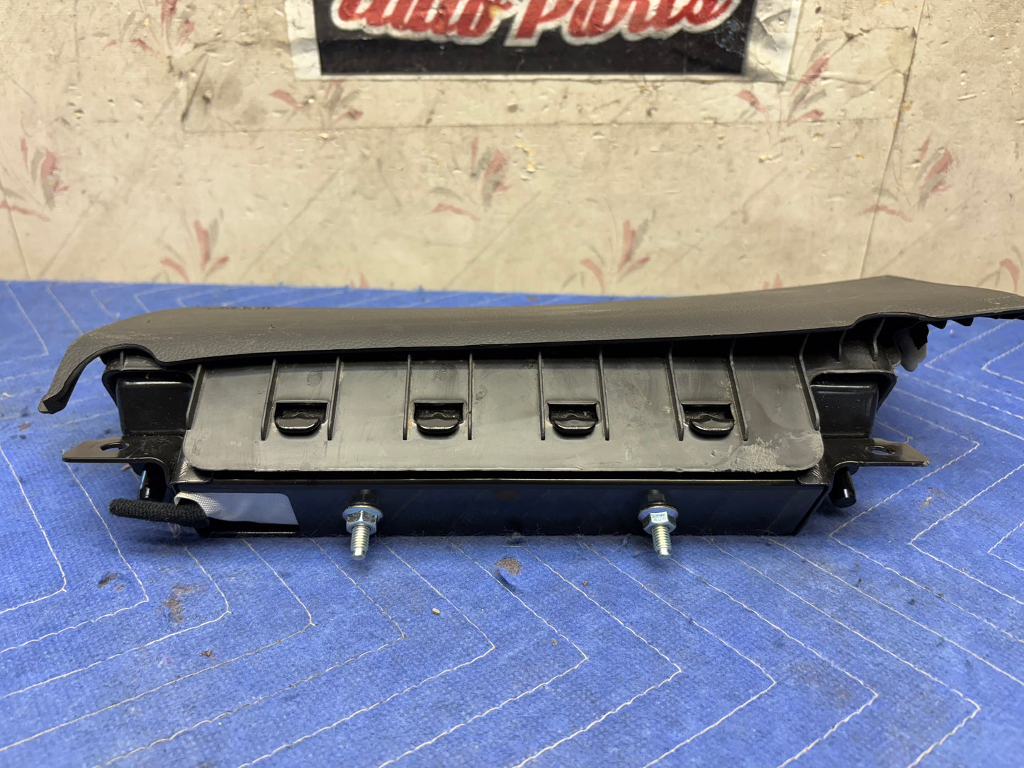 2013-2016 CHEVROLET CRUZE DRIVER KNEE AIRBAG (95910046)