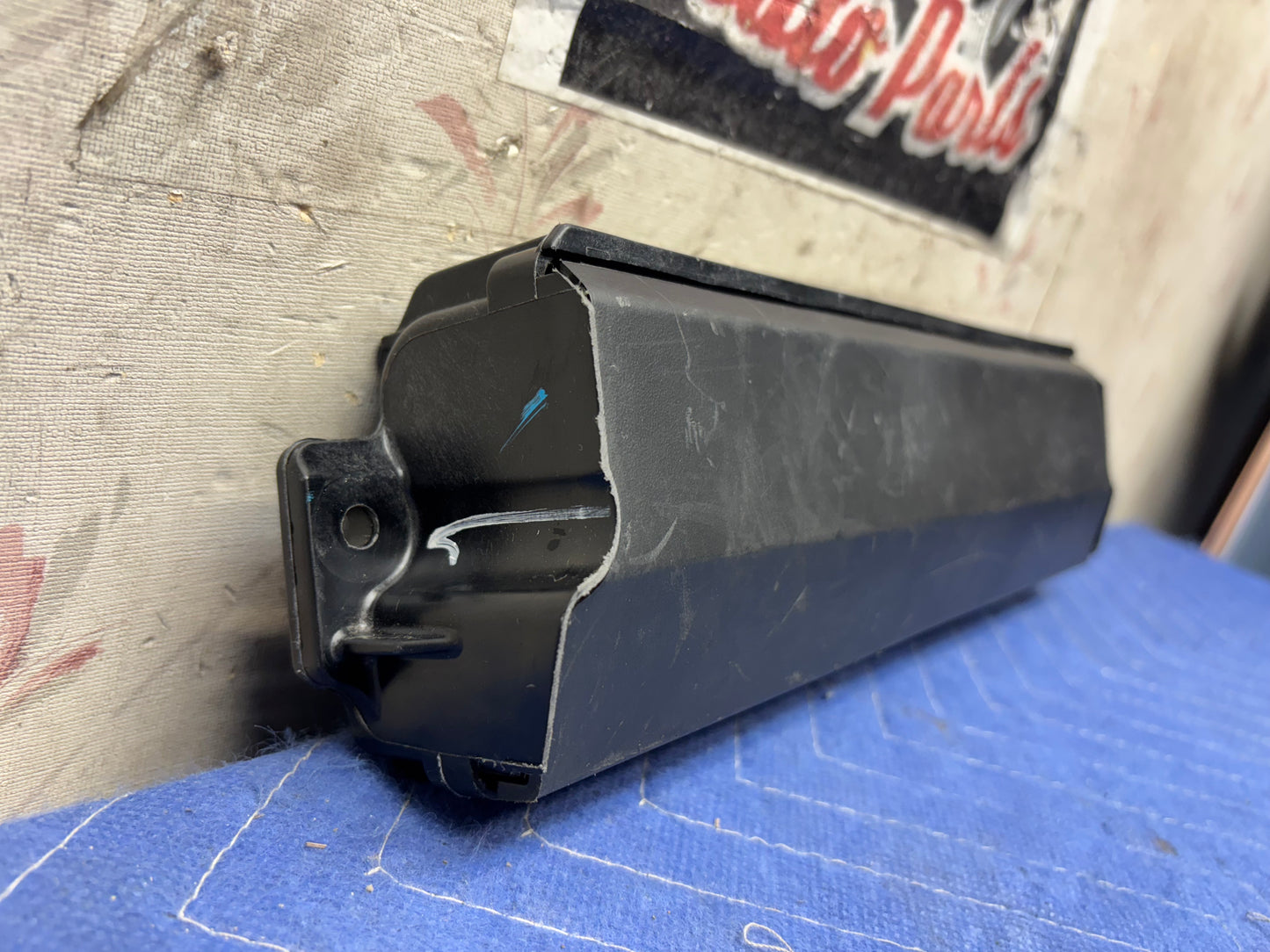 2018-2021 CHEVROLET TRAX DRIVER KNEE AIRBAG (42563064)
