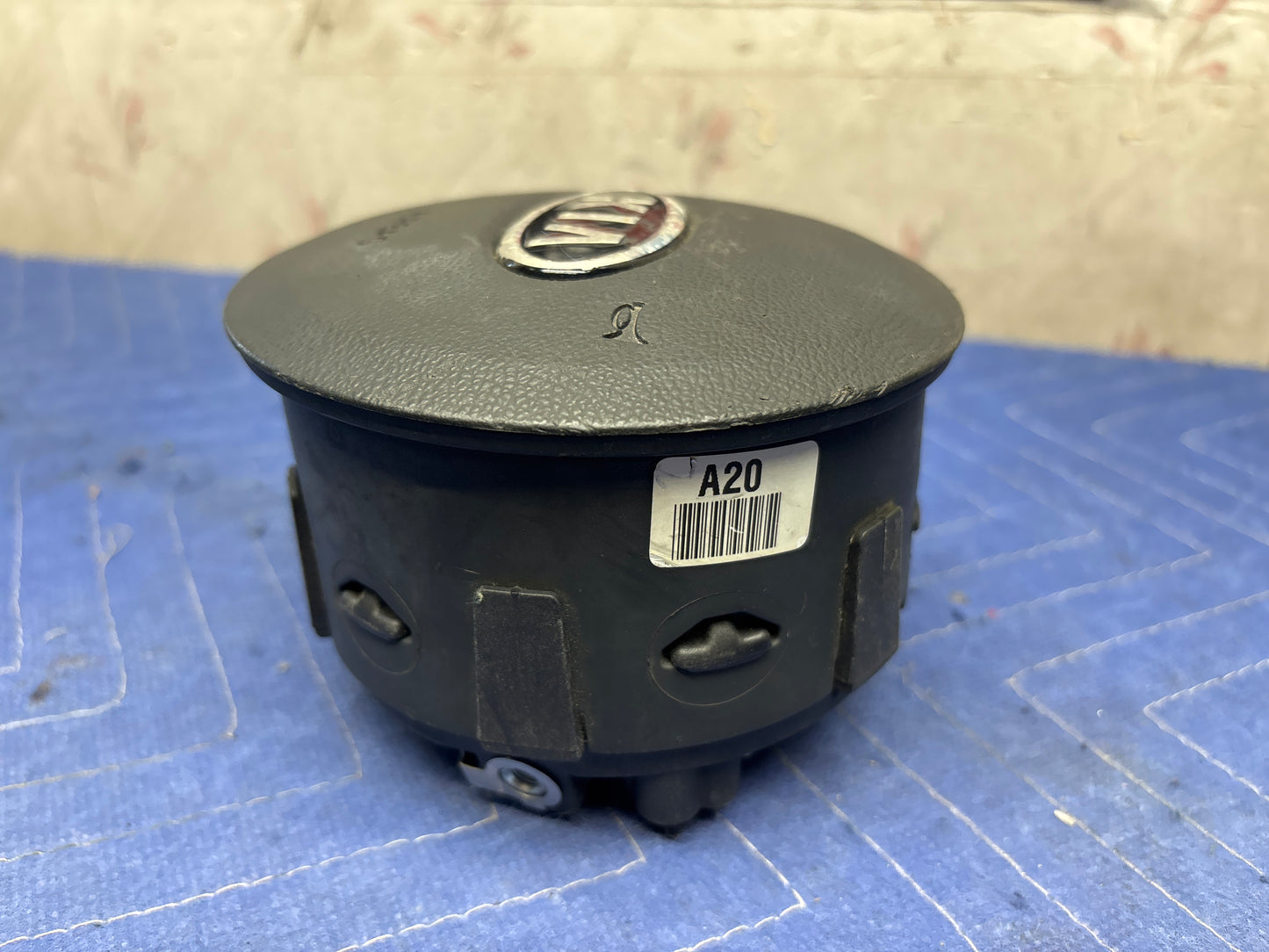 2010-2013 KIA FORTE STEERING WHEEL AIRBAG (1m56900020)