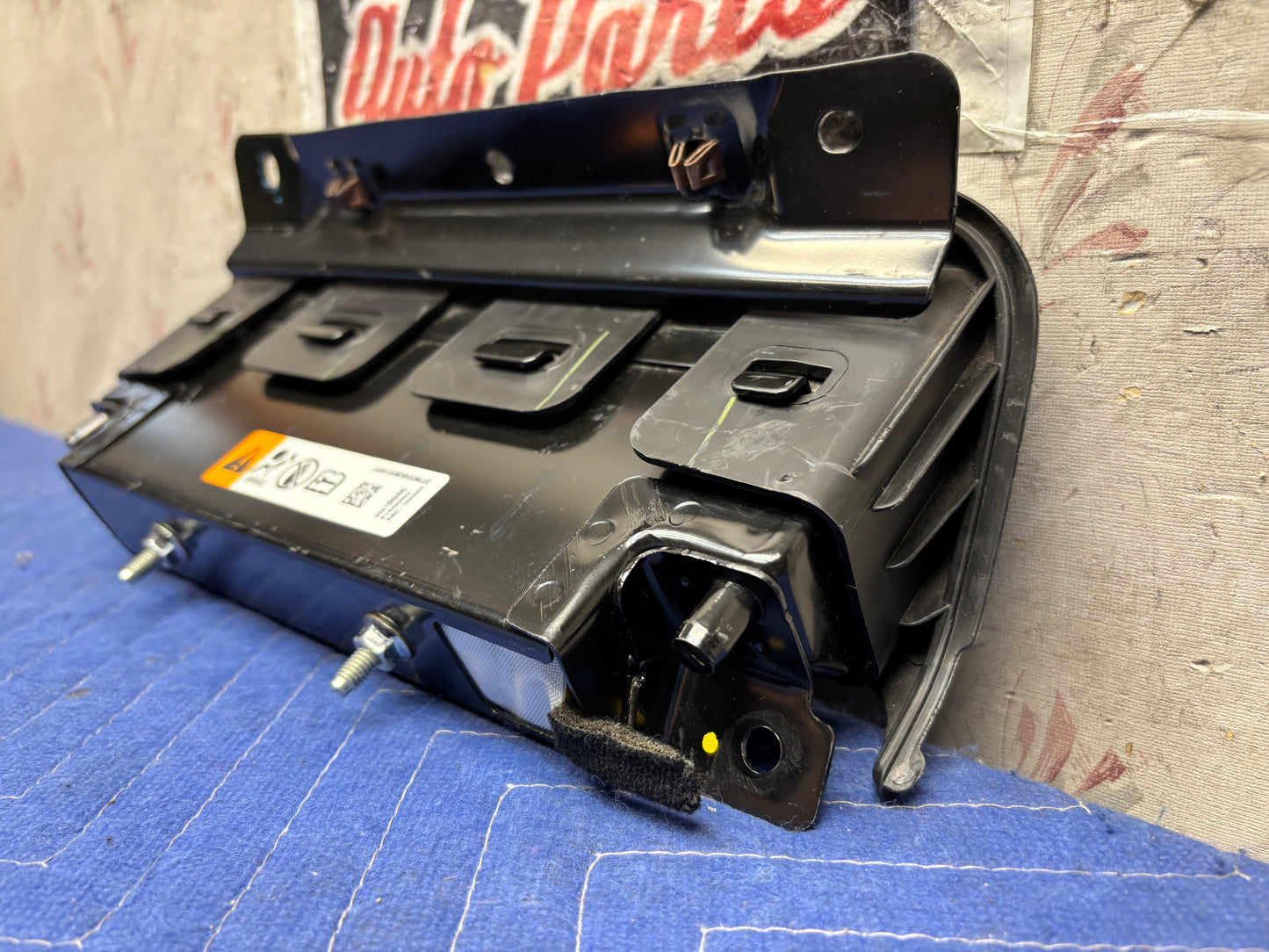 2013-2016 CHEVROLET CRUZE DRIVER KNEE AIRBAG (95910046)