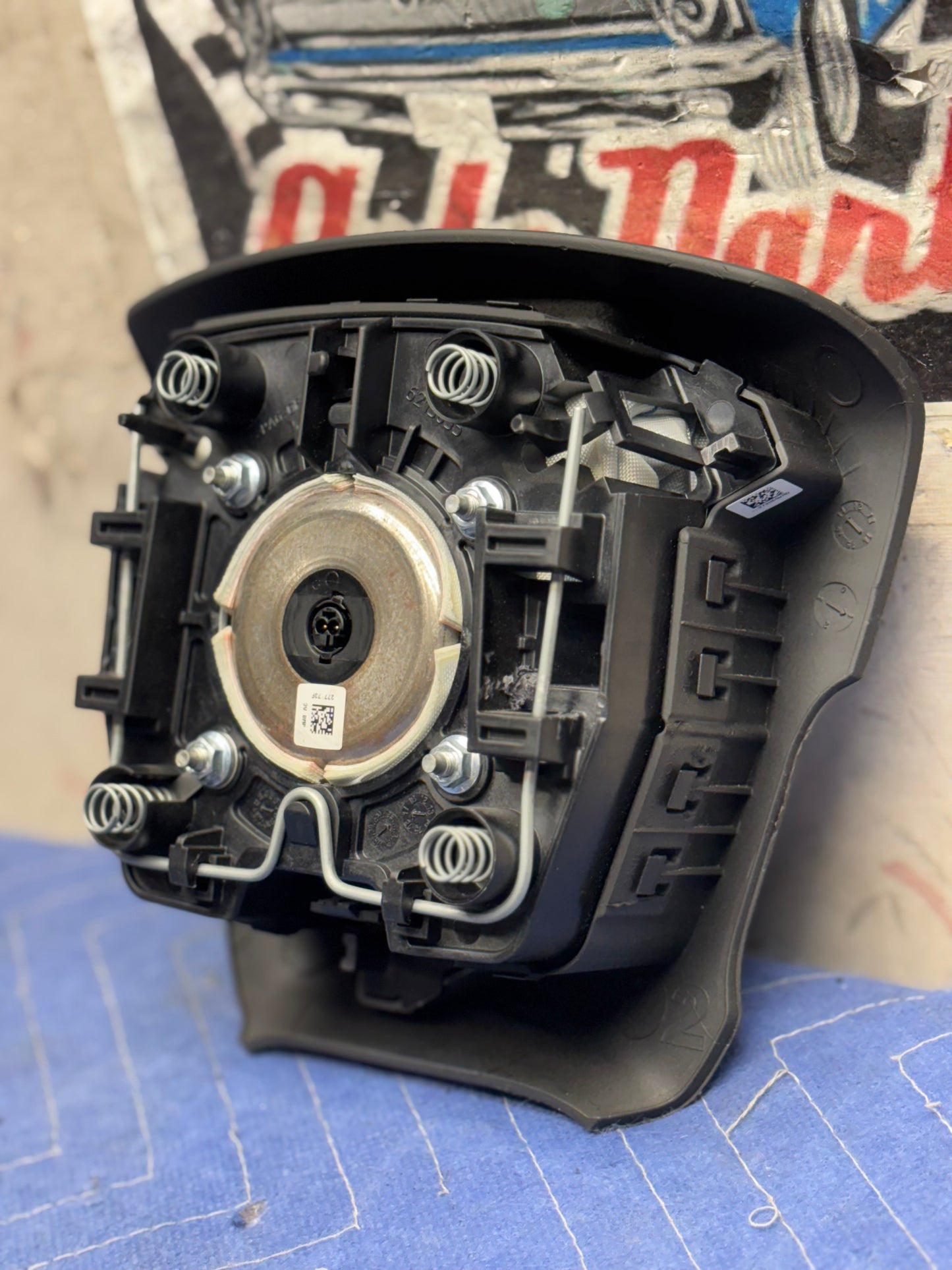 2015-2019 Chevrolet Silverado 2500 3500 HD Steering Wheel Airbag 23204337-84057069