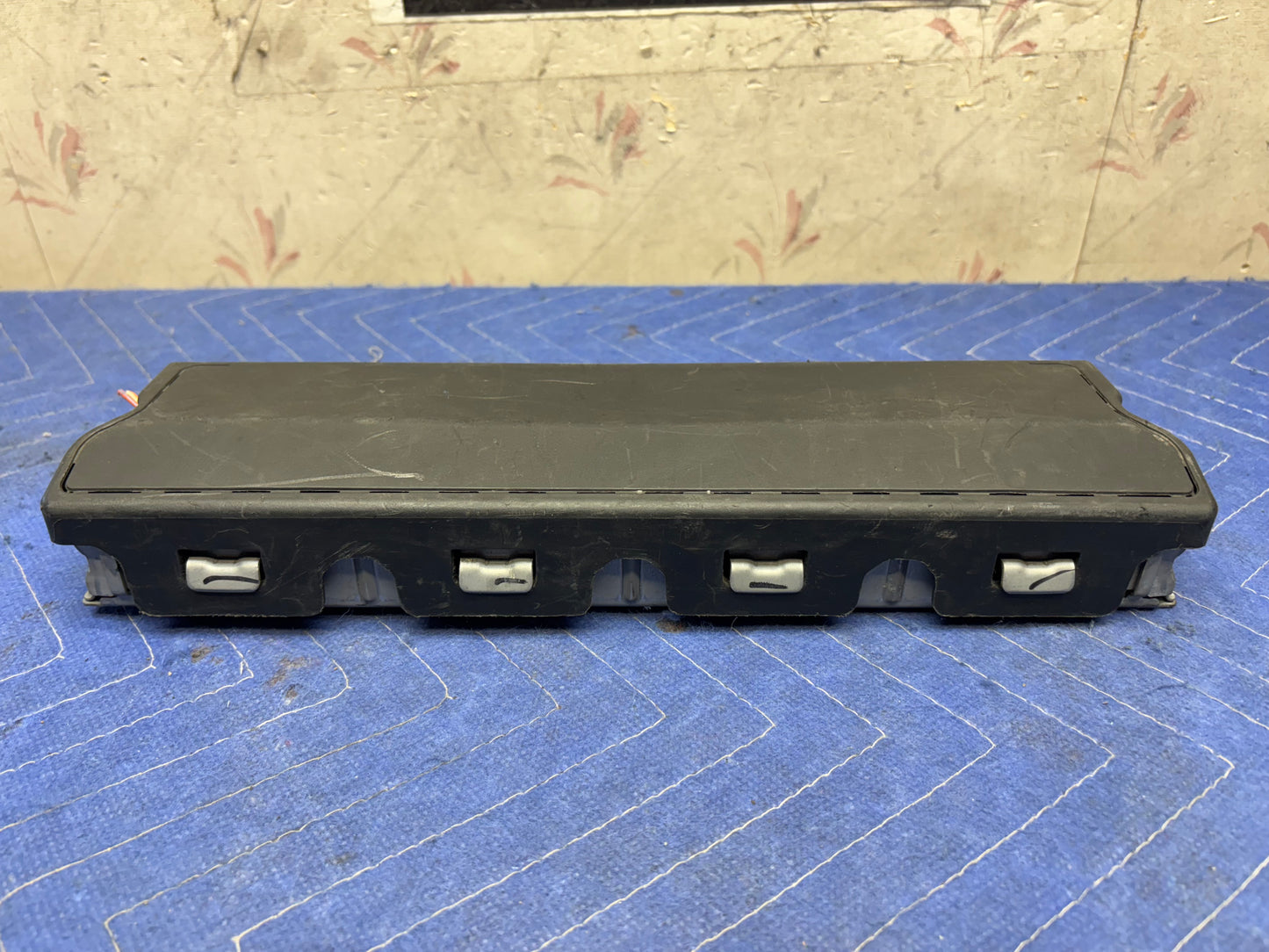 2014-2016 Chevrolet Impala passenger knee airbag (23196892)