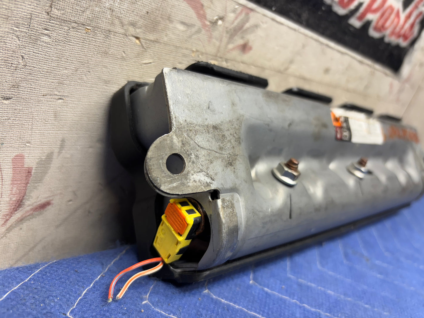 2014-2016 Chevrolet Impala passenger knee airbag (23196892)