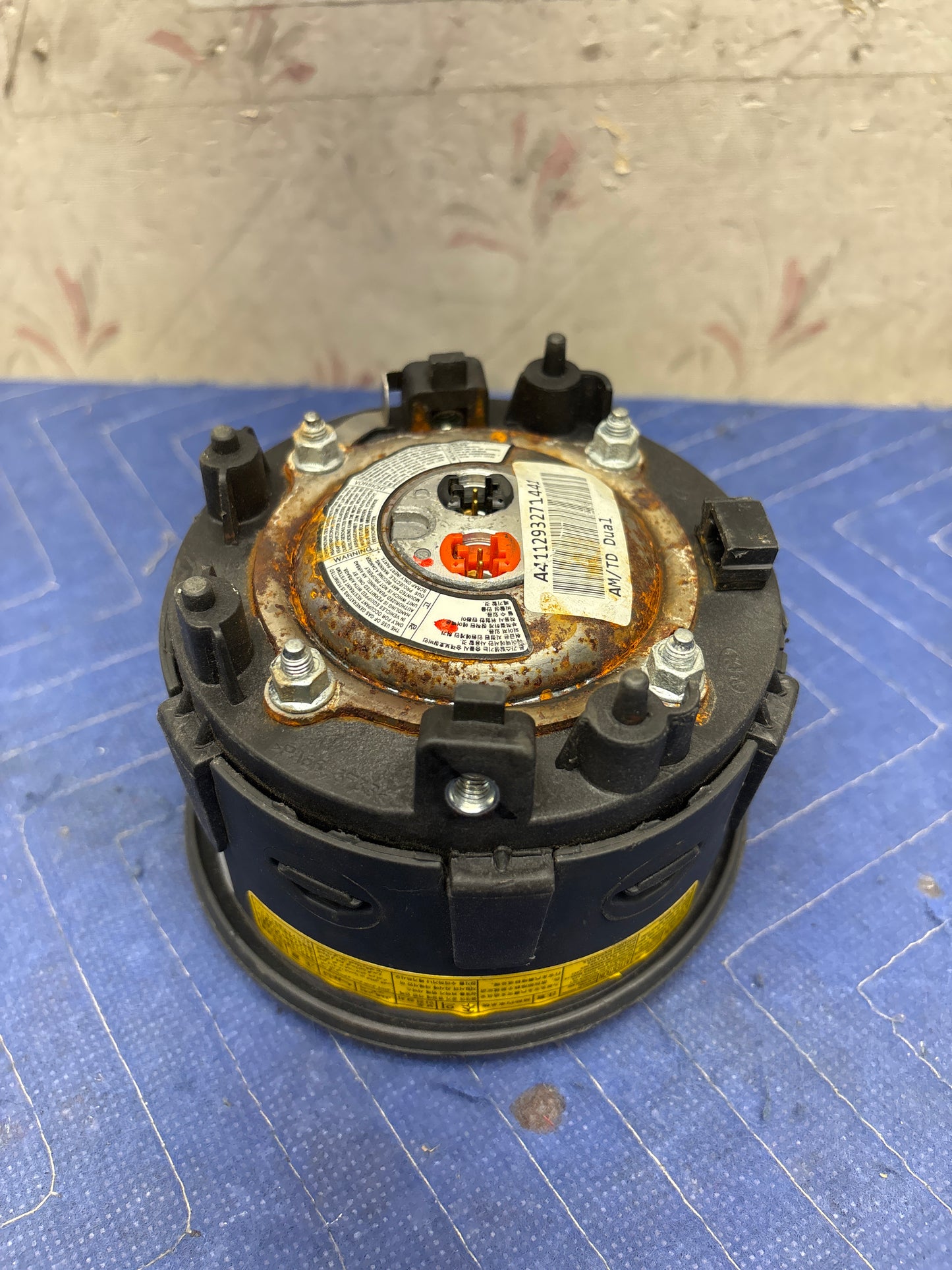 2010-2013 KIA FORTE STEERING WHEEL AIRBAG (1m56900020)