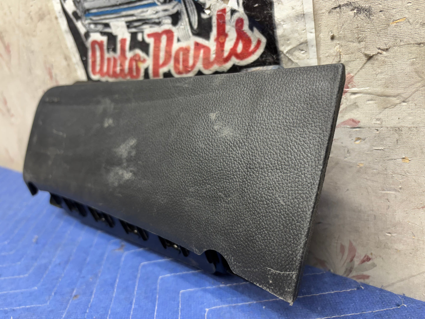 2013-2016 CHEVROLET CRUZE DRIVER KNEE AIRBAG (95910046)