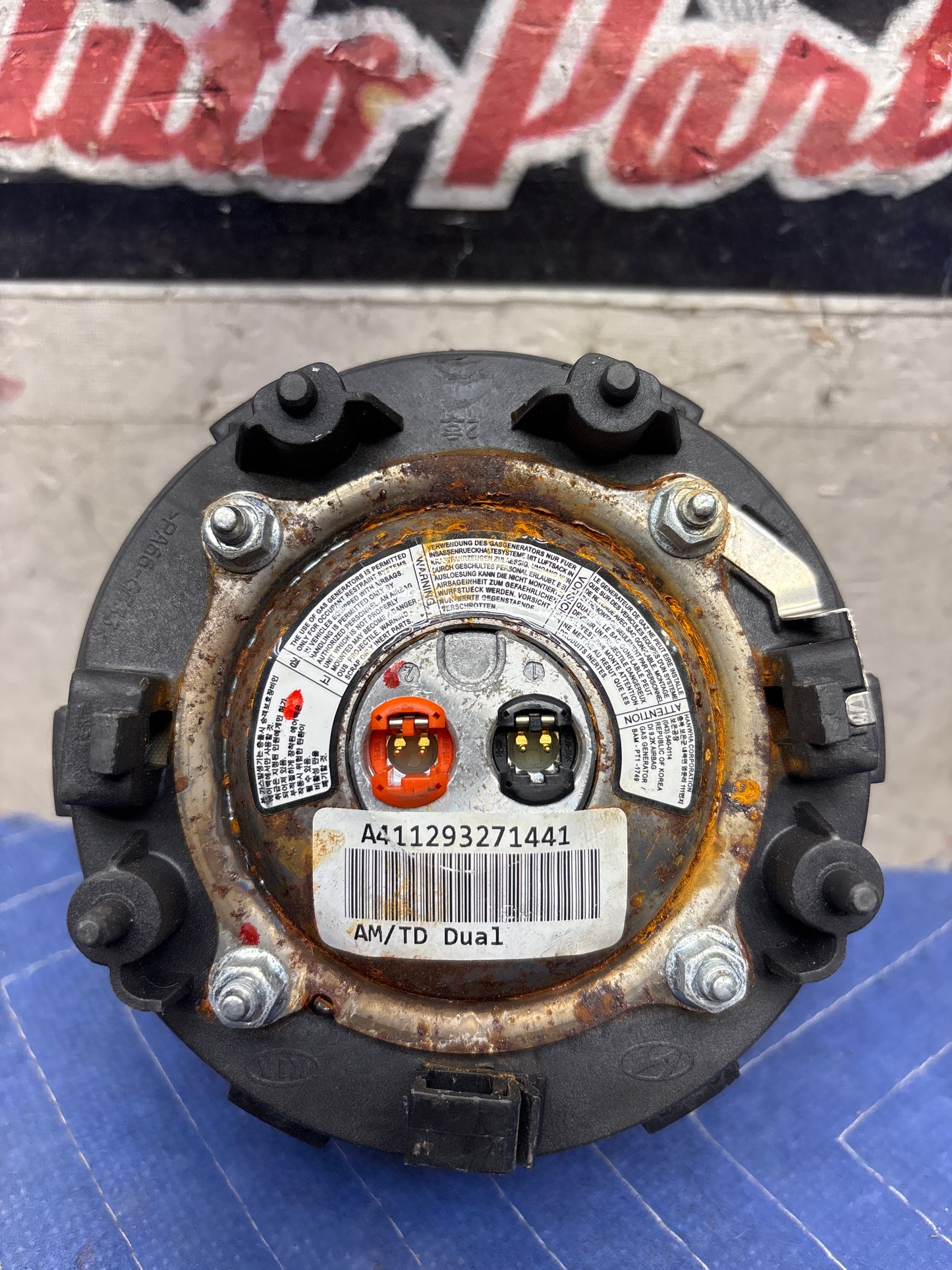 2010-2013 KIA FORTE STEERING WHEEL AIRBAG (1m56900020)