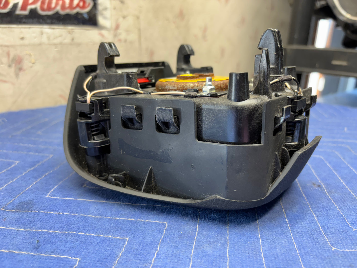 2013-2017 FORD FUSION STEERING WHEEL AIRBAG (DS73-78043b13-ag35b8)