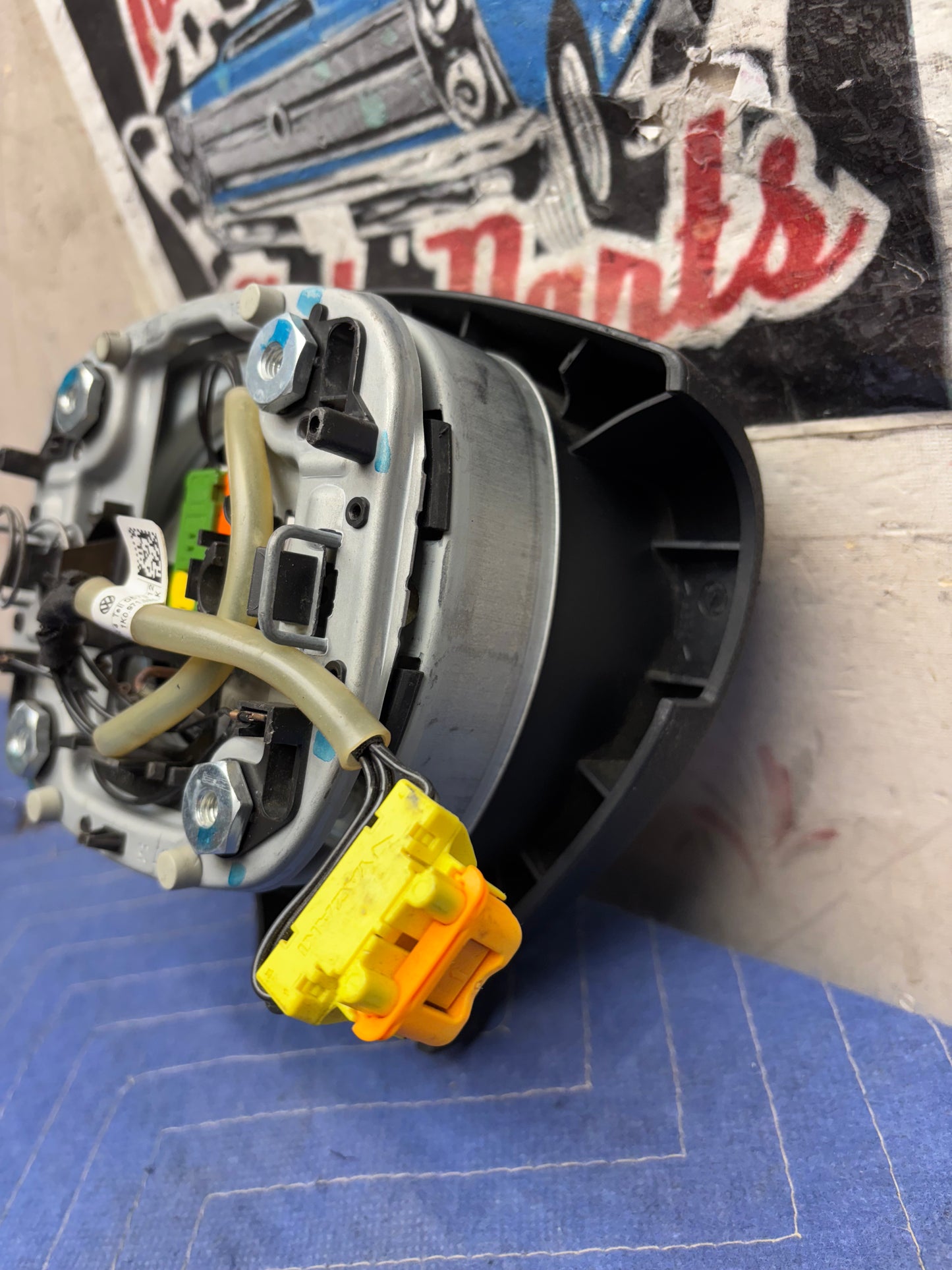 2009-2010 VOLKSWAGEN TIGUAN STEERING WHEEL AIRBAG