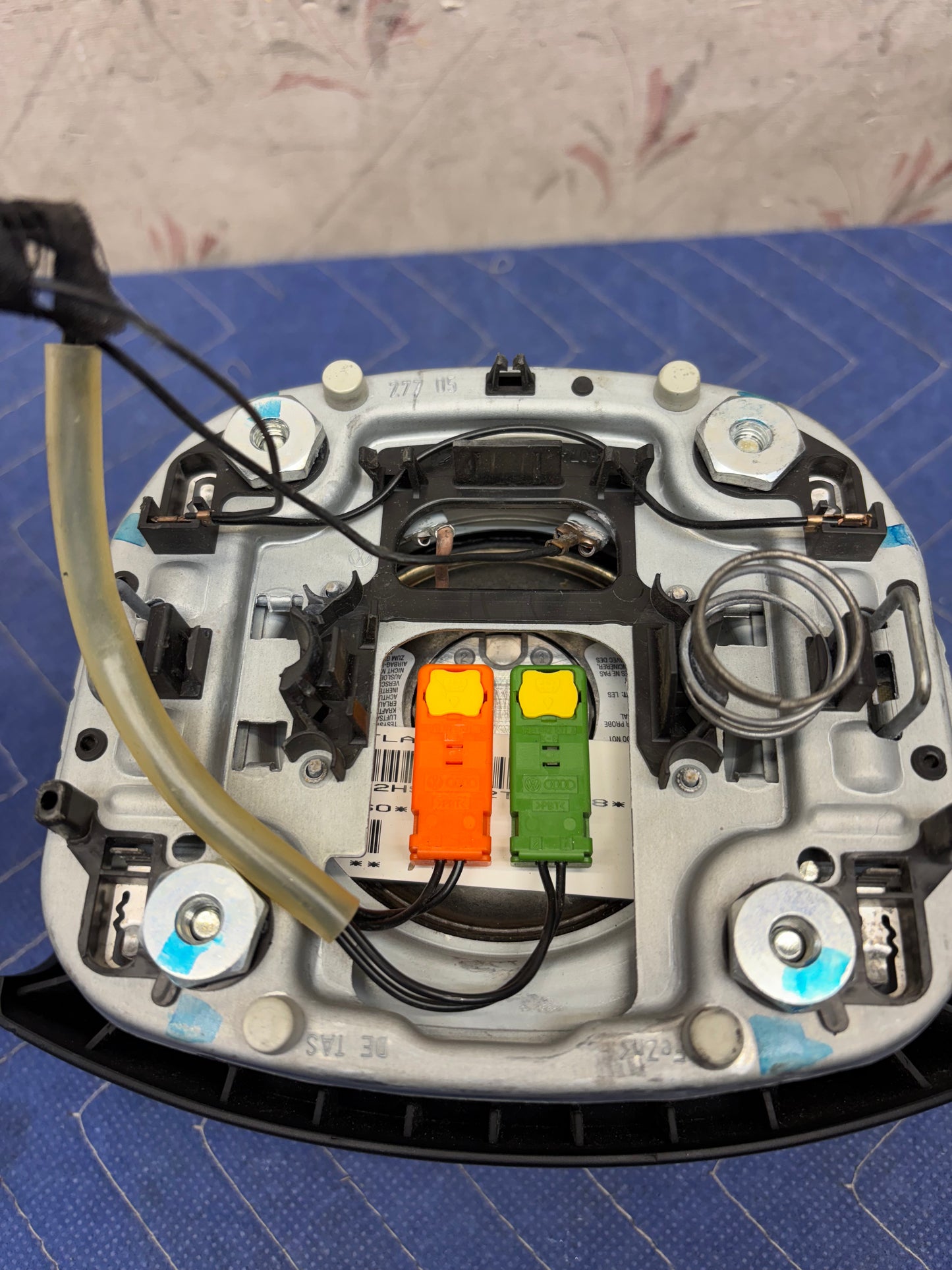 2009-2010 VOLKSWAGEN TIGUAN STEERING WHEEL AIRBAG