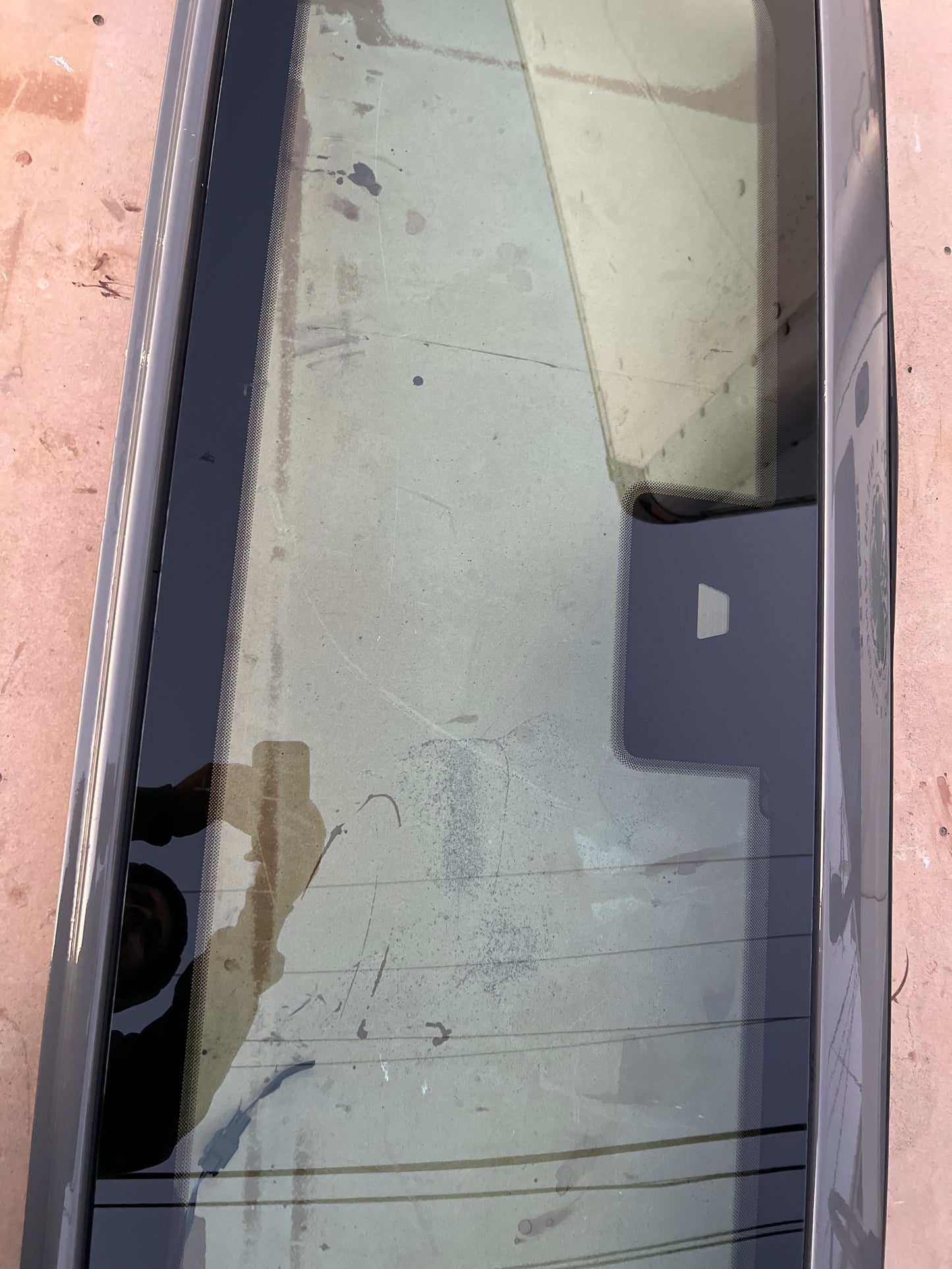 2018 2019 2020 2021 2022 2023 2024 Jeep Wrangler Gladiator Windshield Window with Frame Panel 68537256AB