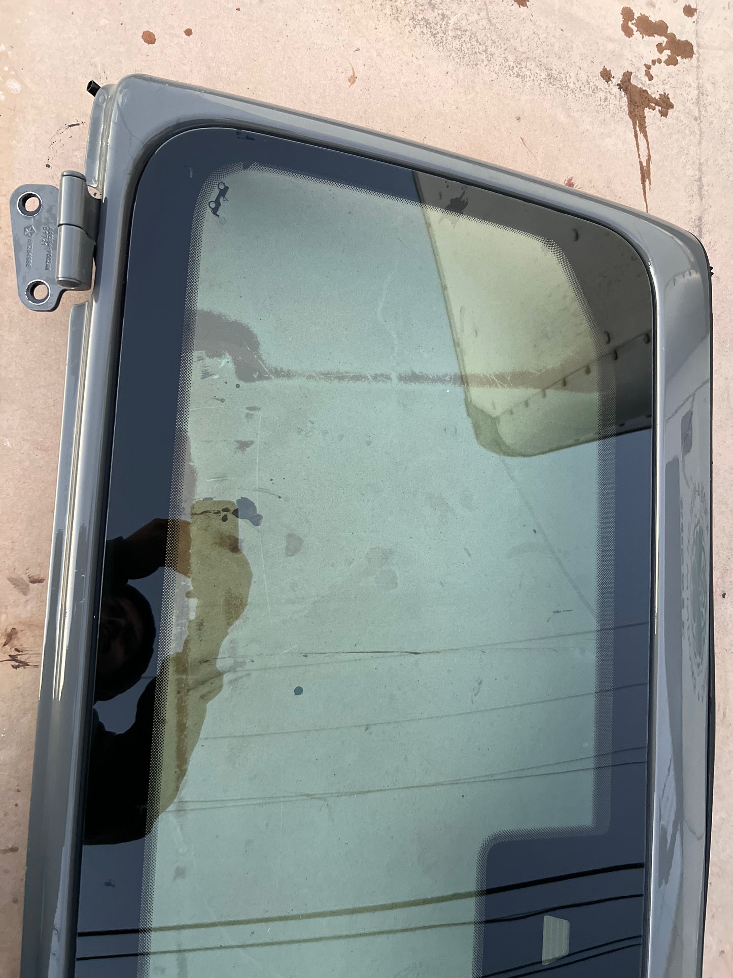 2018 2019 2020 2021 2022 2023 2024 Jeep Wrangler Gladiator Windshield Window with Frame Panel 68537256AB