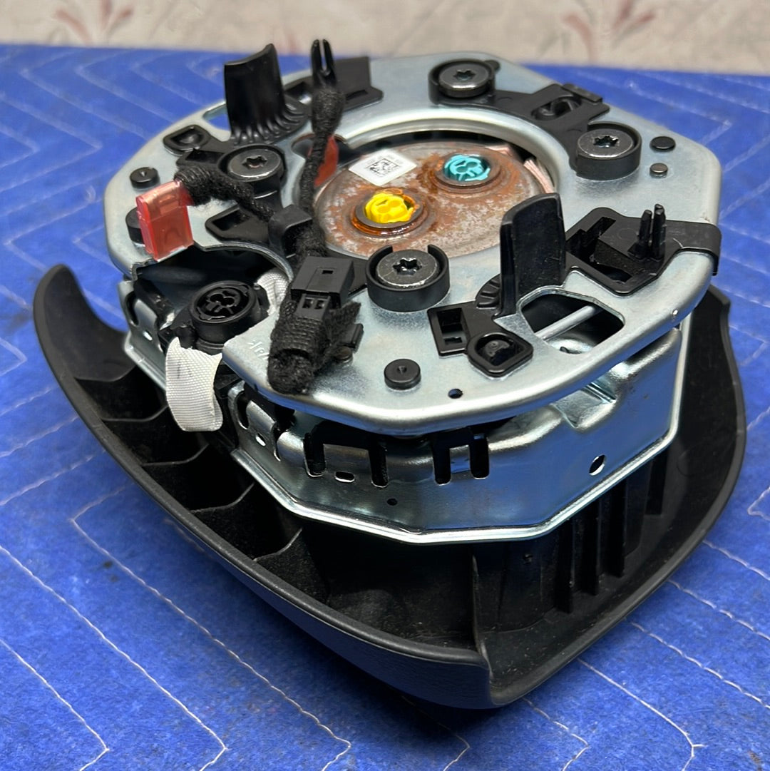 2019 2020 2021 2022 2023 Jeep Cherokee Airbag OEM P6DZ70DX9AG