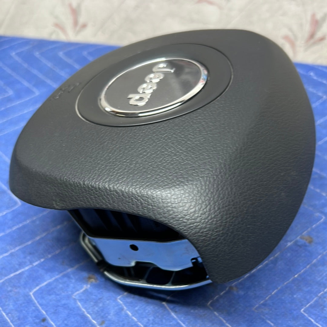 2019 2020 2021 2022 2023 Jeep Cherokee Airbag OEM P6DZ70DX9AG