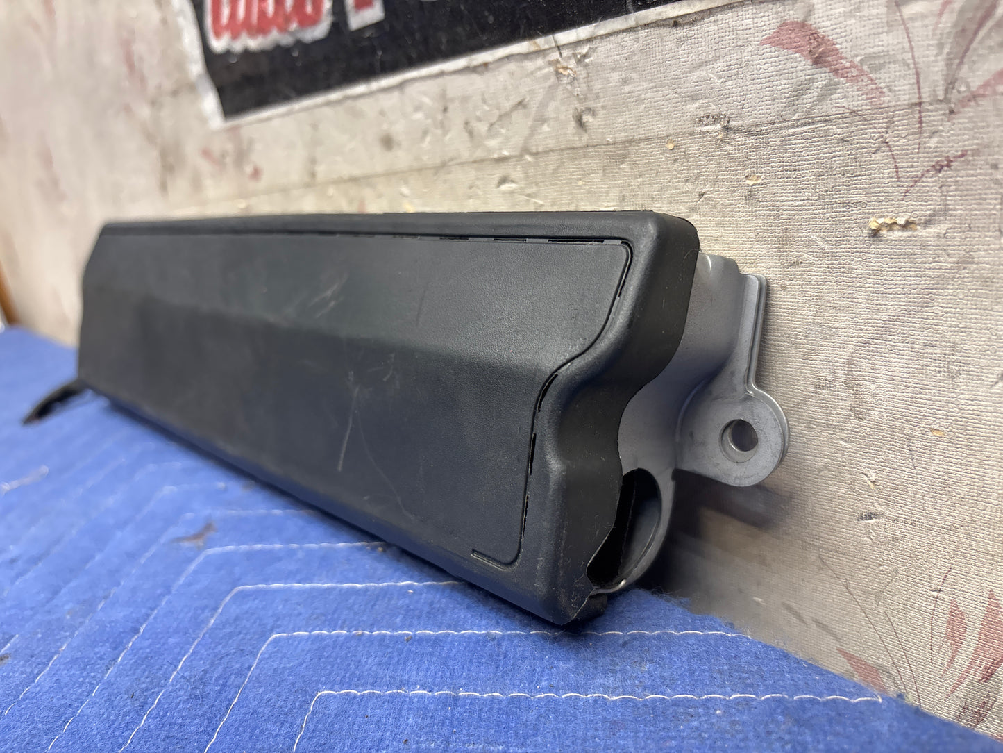 2014-2016 Chevrolet impala driver knee airbag (23196891)