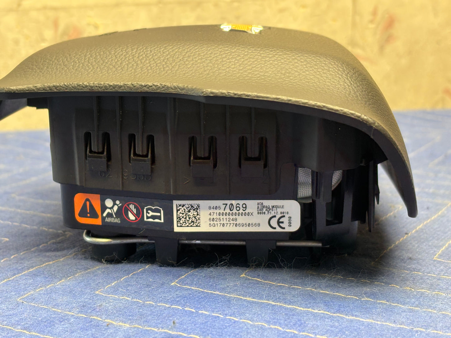 2015-2019 Chevrolet Silverado 2500 3500 HD Steering Wheel Airbag 23204337-84057069