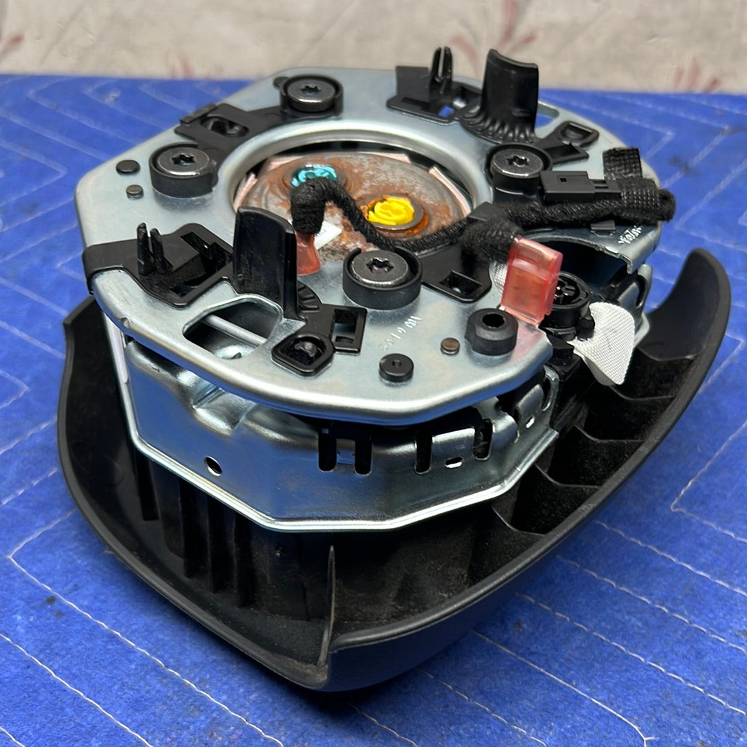 2019 2020 2021 2022 2023 Jeep Cherokee Airbag OEM P6DZ70DX9AG