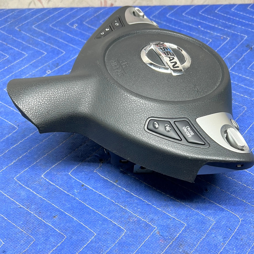 2016-2019 Nissan Sentra Air Bag Driver Wheel Airbag OEM